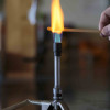 Alkalimetalle zeigen typische Flammenfärbungen. 