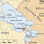Der Titicacasee, höchstgelegener (Meereshöhe 3810 m) und größter schiffbarer Hochlandsee der Welt, gehört zu etwa 60 % zu Peru und zu etwa 40 % zu Bolivien. 