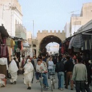 In der Medina (Altstadt) einer tunesischen Stadt 