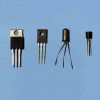 Kennzeichnend für alle Arten von Transistoren die drei Anschlüsse. 